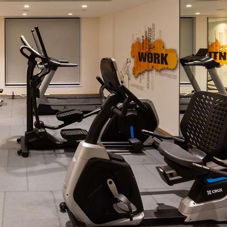 Park Inn By Radisson Сурат Экстерьер фото