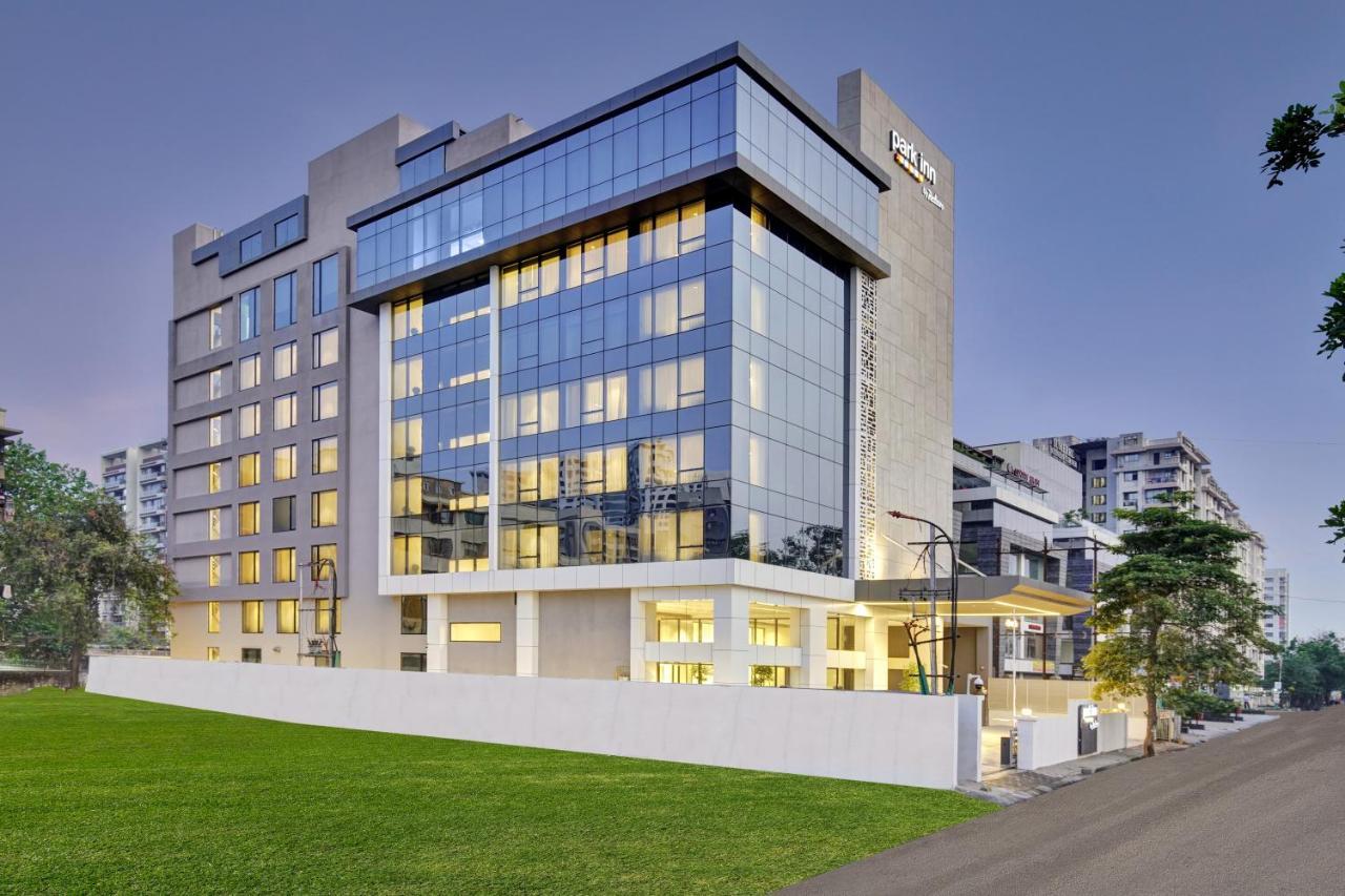 Park Inn By Radisson Сурат Экстерьер фото