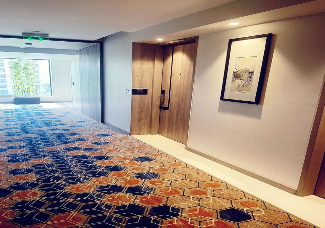 Park Inn By Radisson Сурат Экстерьер фото