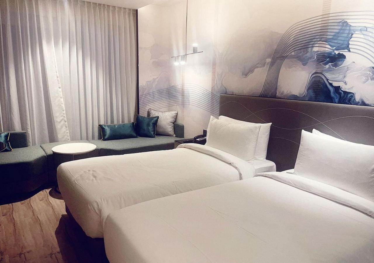 Park Inn By Radisson Сурат Экстерьер фото