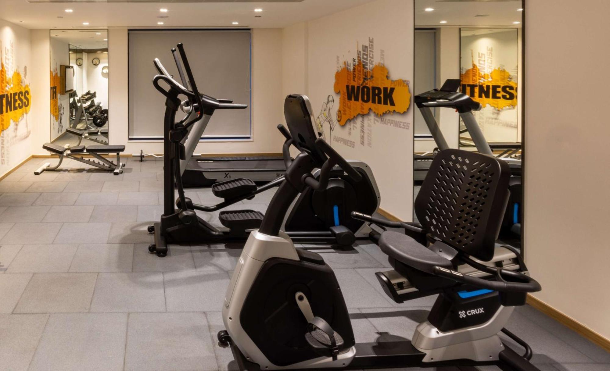 Park Inn By Radisson Сурат Экстерьер фото
